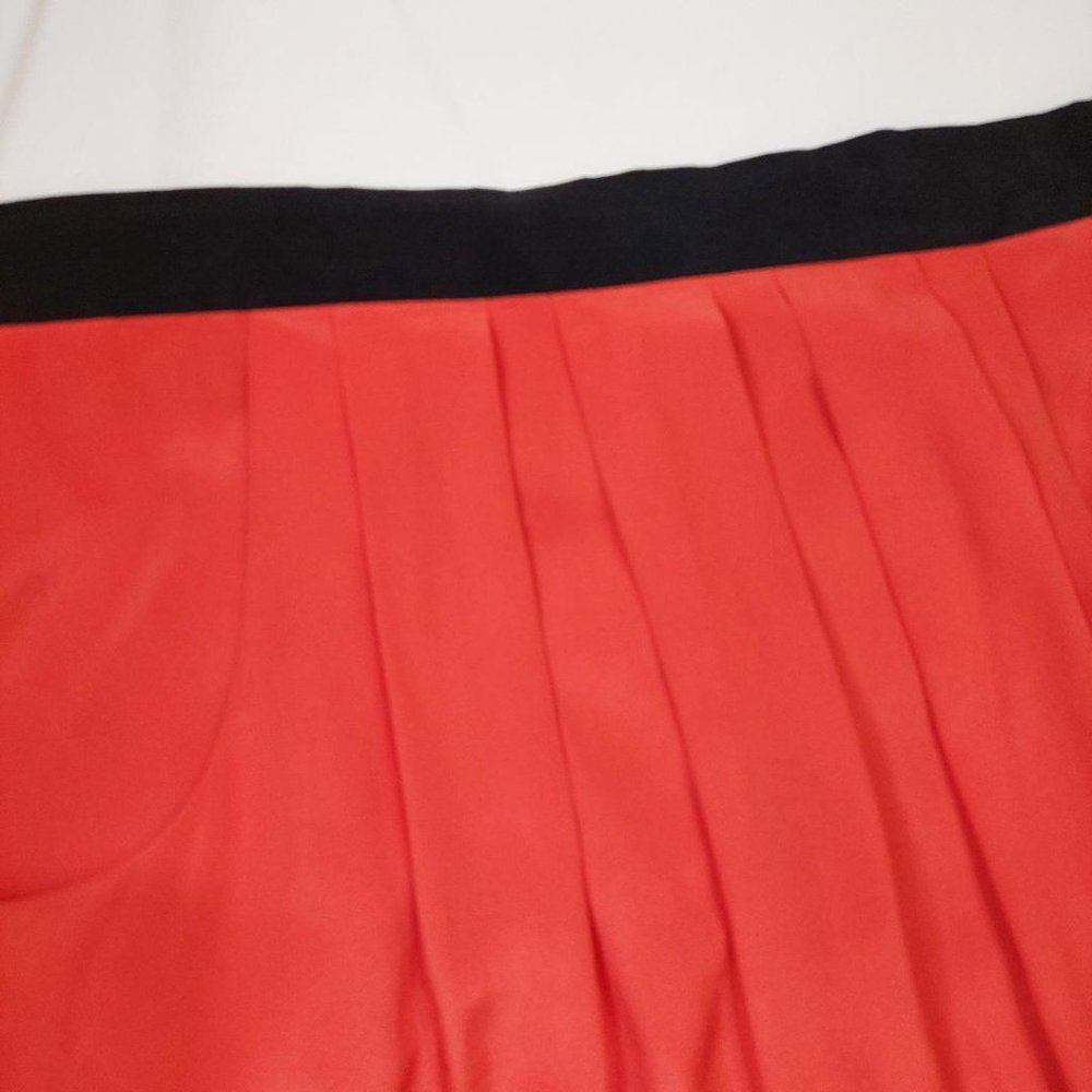 BCBGMAXAZRIA 100% Silk Coral Mini Skirt - Size 2 - Picture 3 of 7